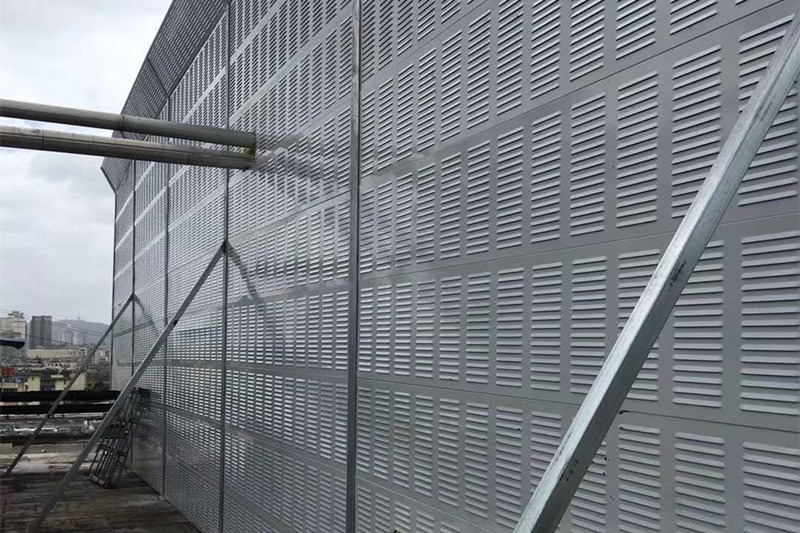 路过化工厂安装隔音墙高度需要多高